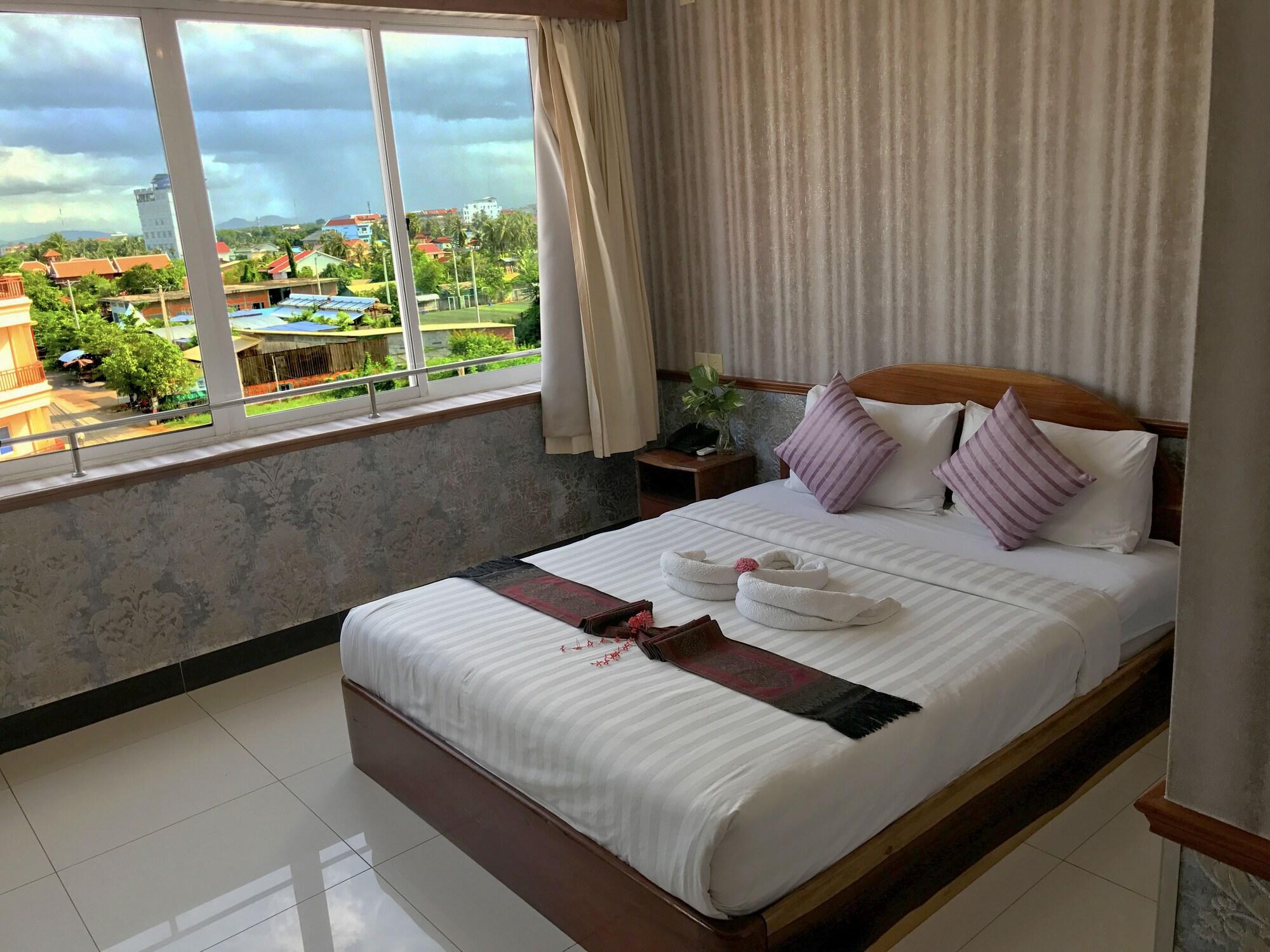 Holiday Hotel Баттамбанг Экстерьер фото