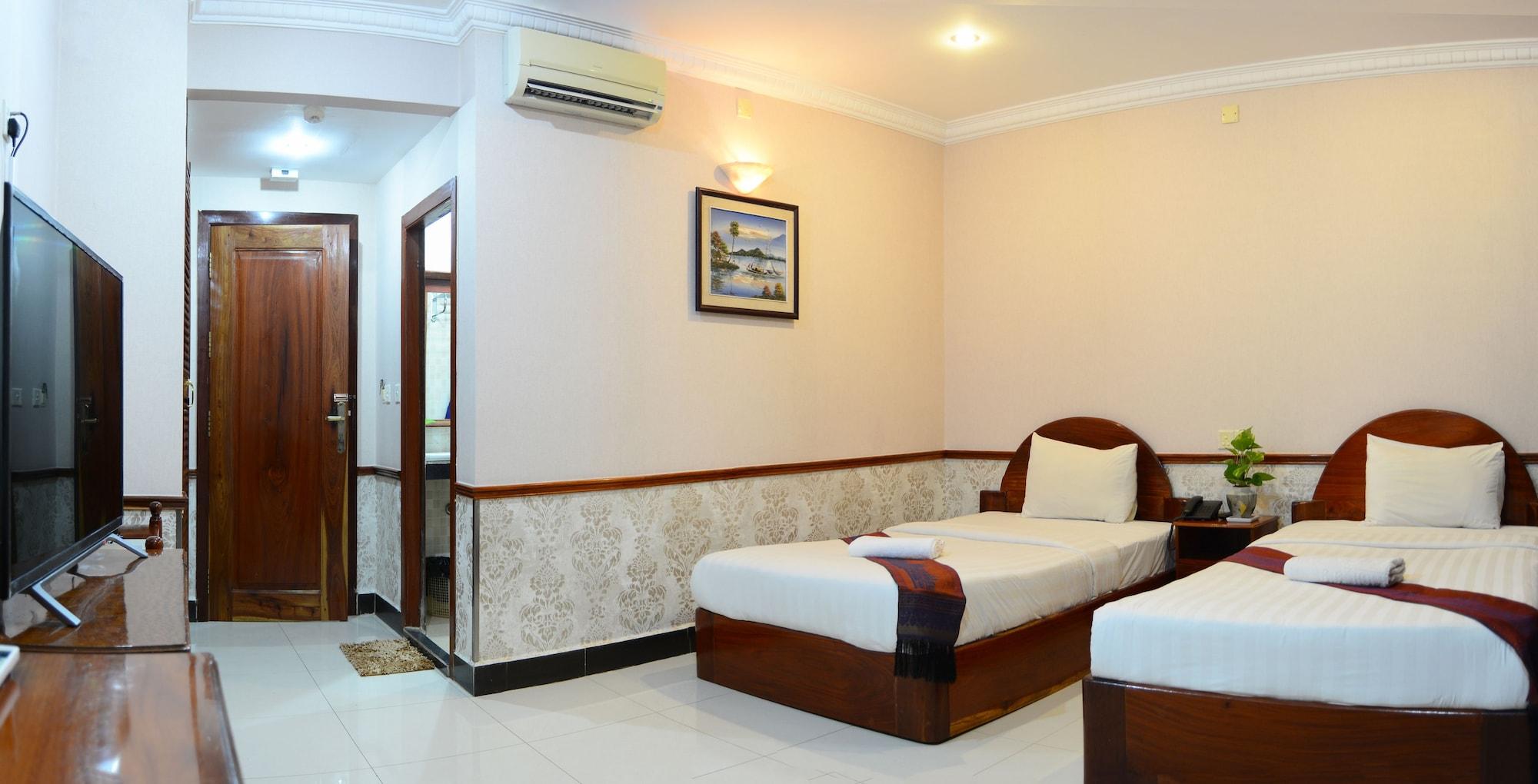Holiday Hotel Баттамбанг Экстерьер фото