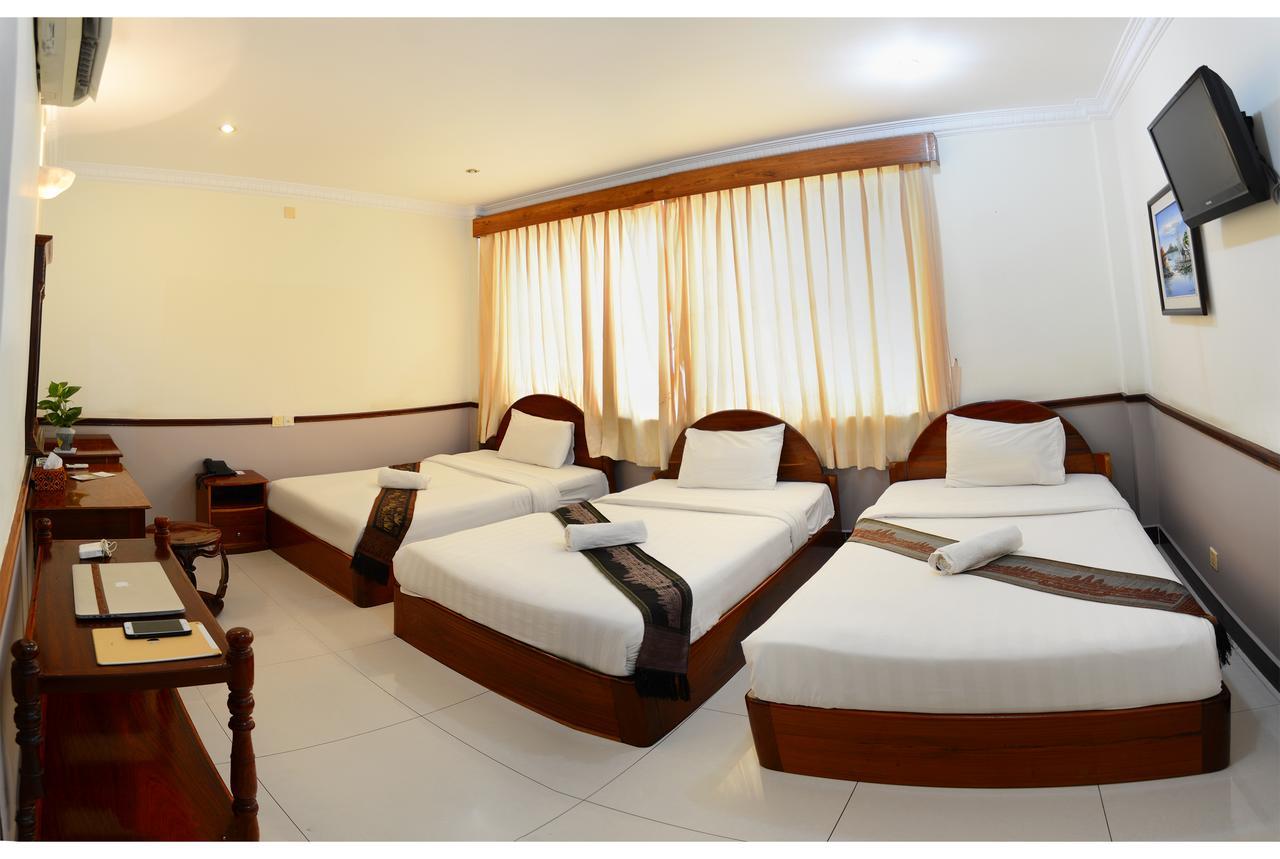 Holiday Hotel Баттамбанг Экстерьер фото
