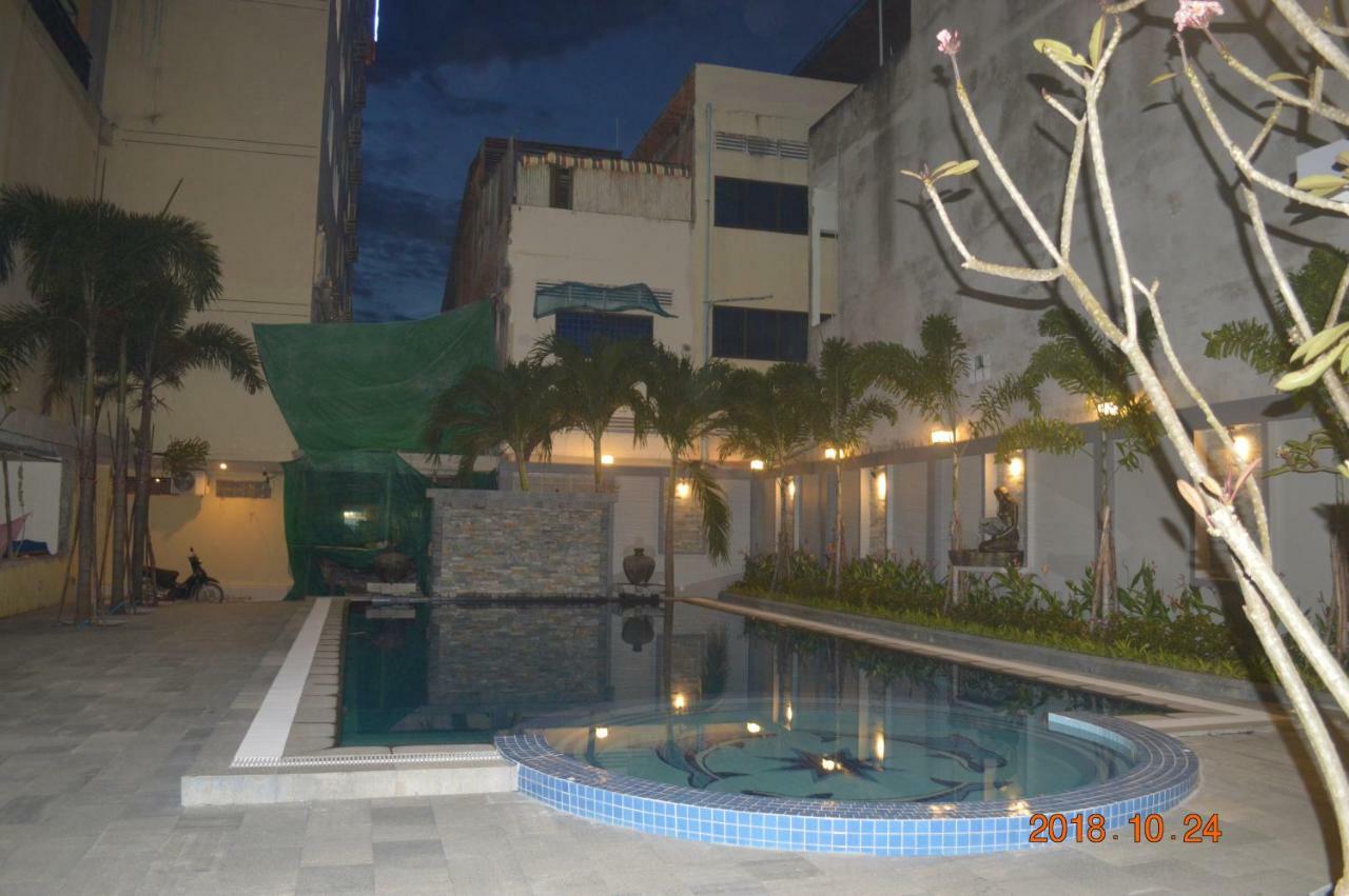 Holiday Hotel Баттамбанг Экстерьер фото