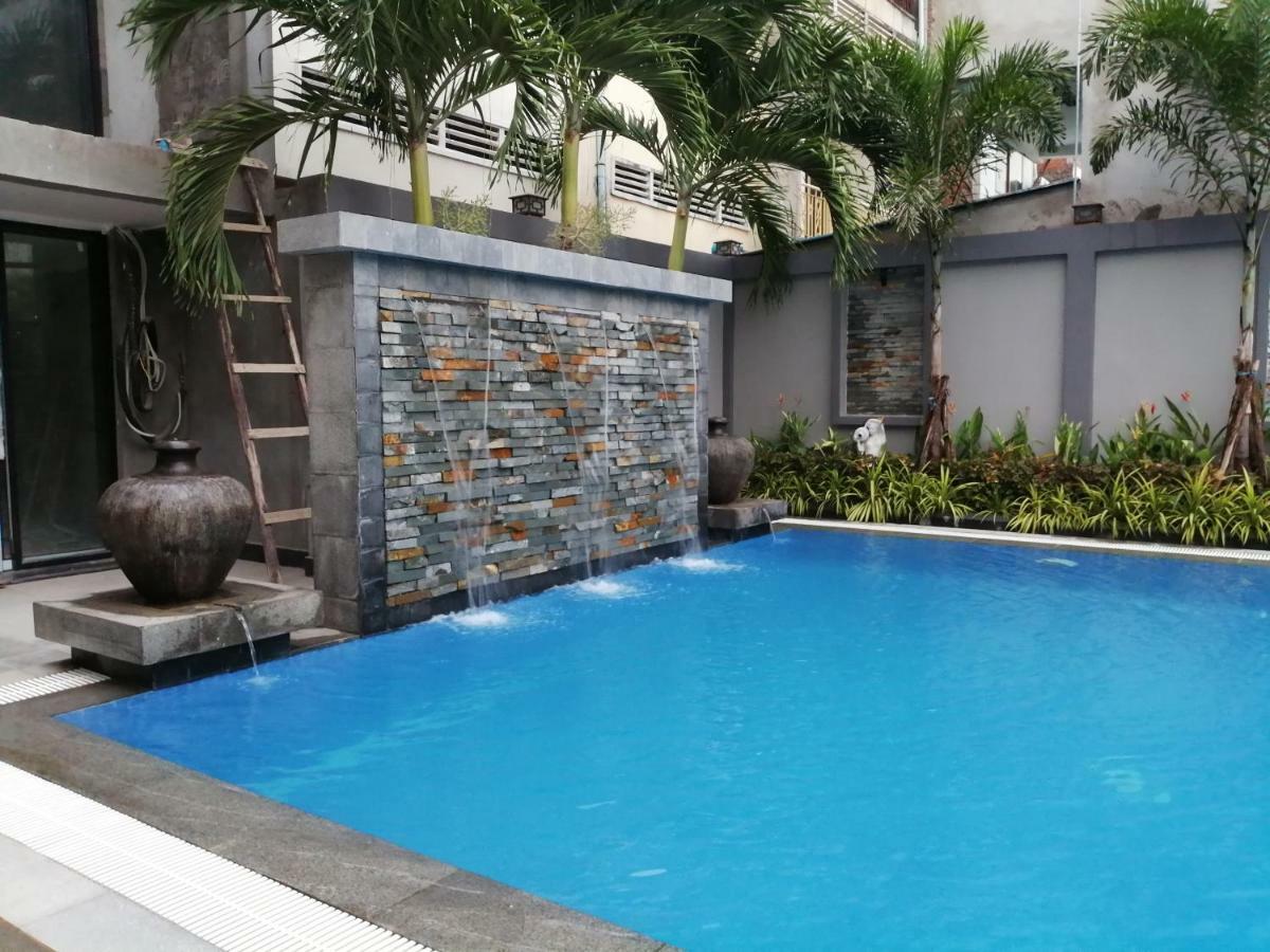 Holiday Hotel Баттамбанг Экстерьер фото