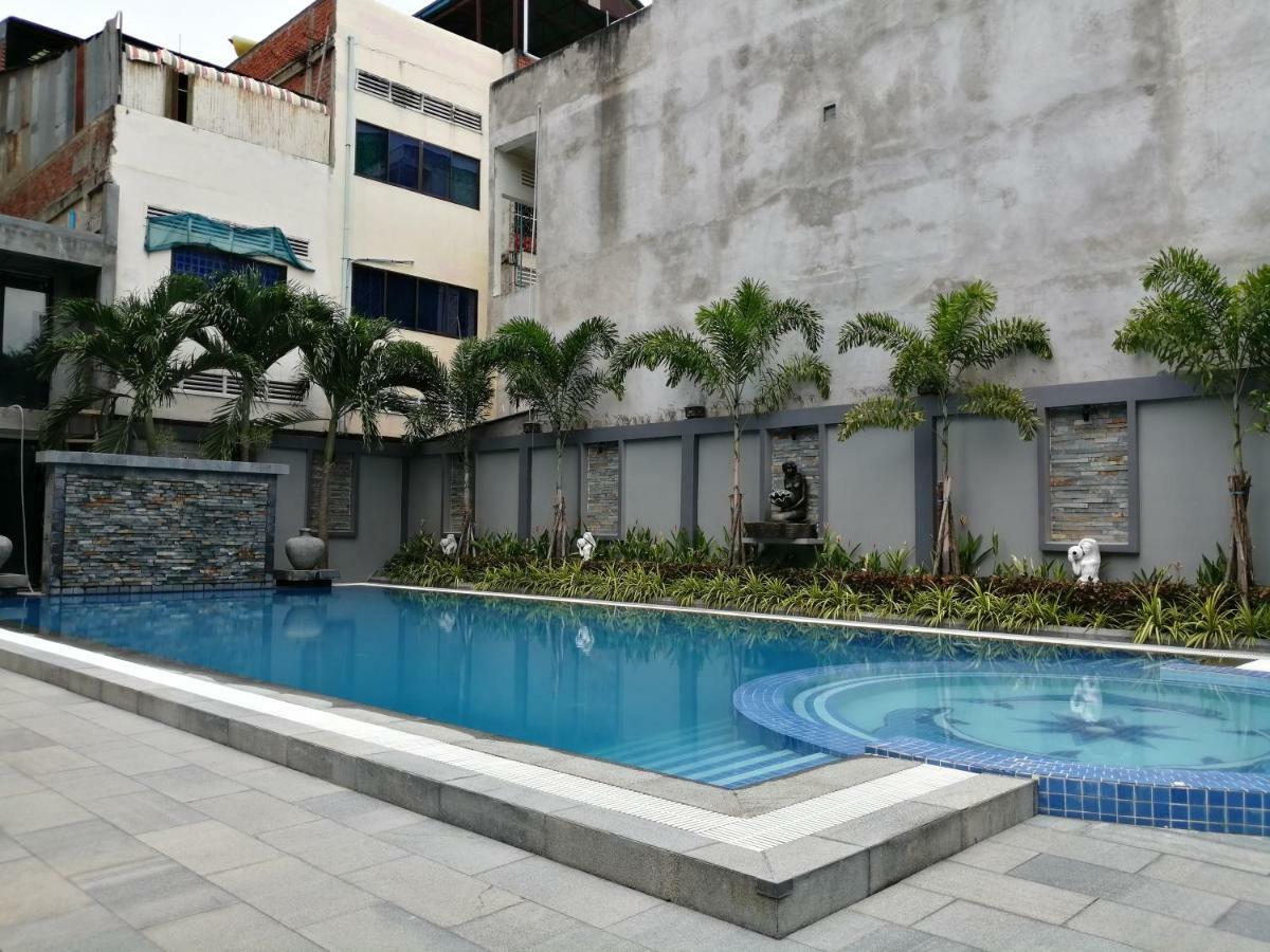 Holiday Hotel Баттамбанг Экстерьер фото