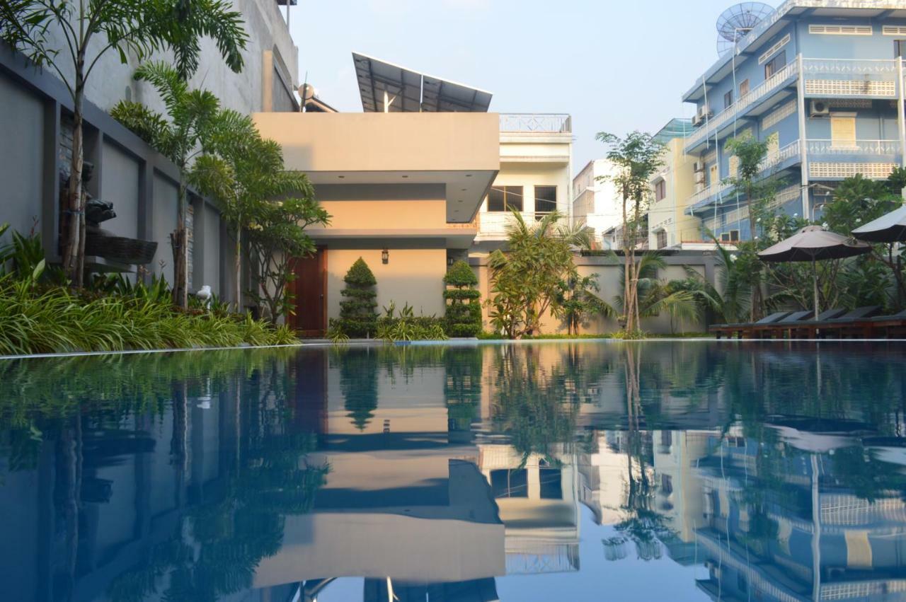 Holiday Hotel Баттамбанг Экстерьер фото