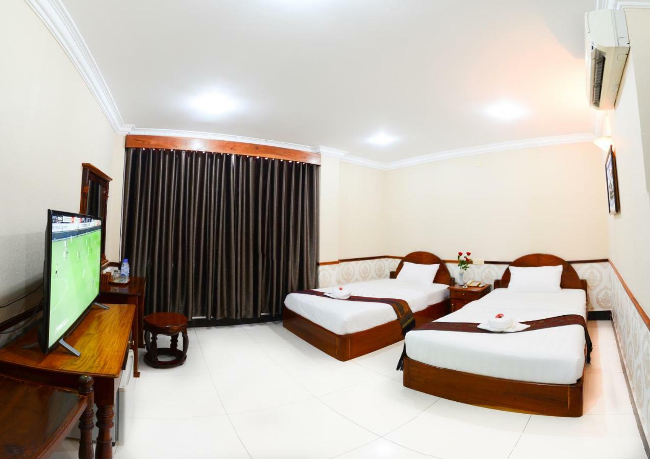 Holiday Hotel Баттамбанг Экстерьер фото