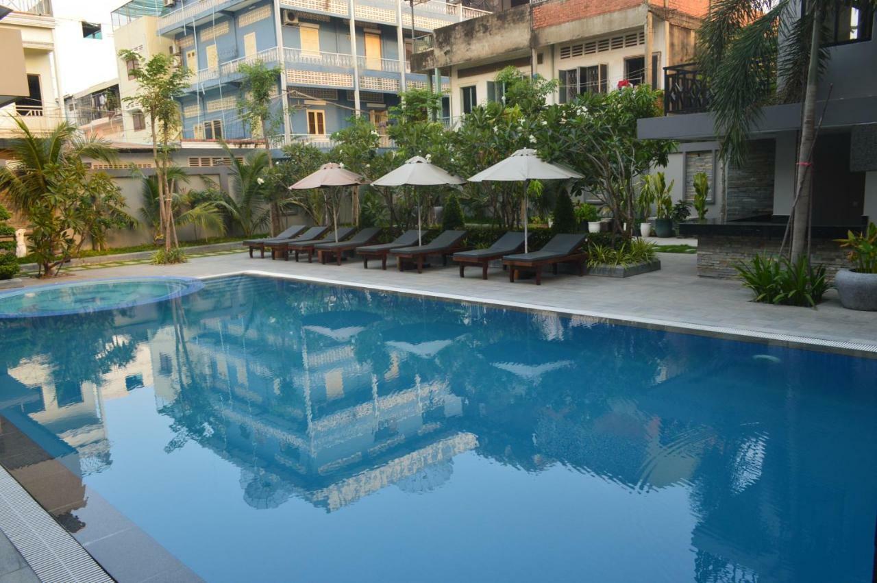 Holiday Hotel Баттамбанг Экстерьер фото